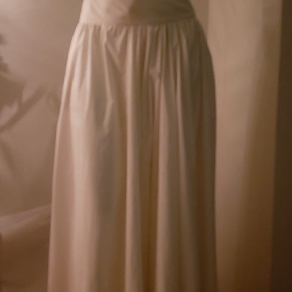 White Plus size maxi skirt - Picture 4 of 5